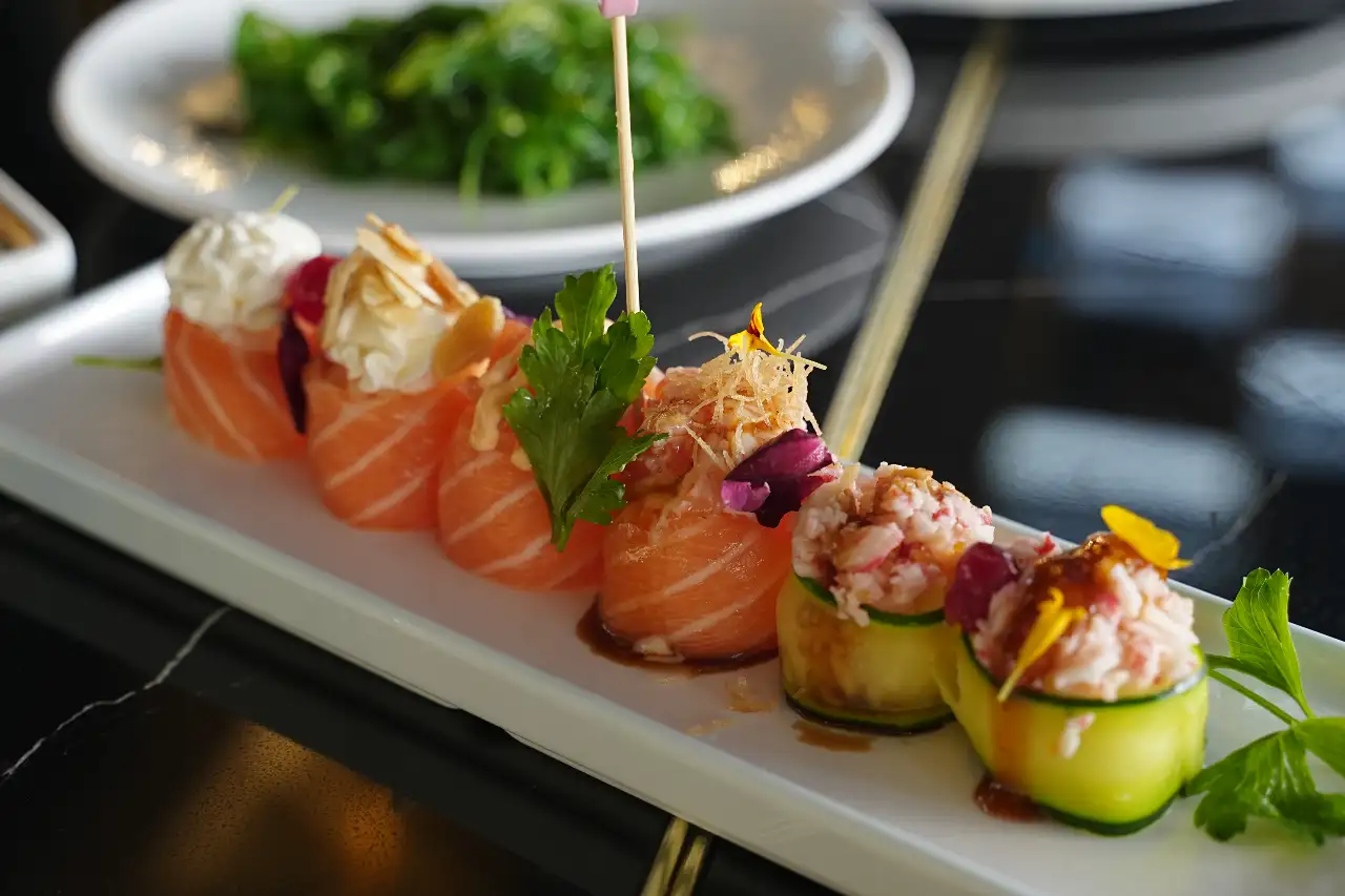 Sushi Dish reschi carpacci di salmone freschi carpacci di tonno